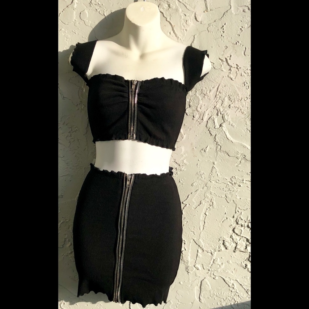 Hot & Delicious Top & Skirt Set Sz Small NWT